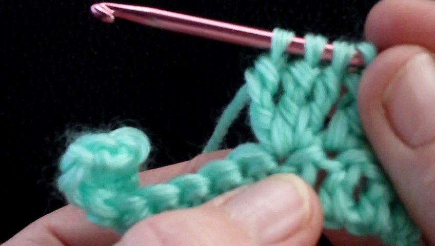 Making a crochet bobble