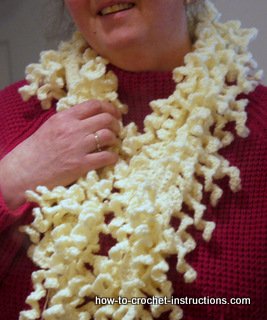 crochet boa scarf using curlicues