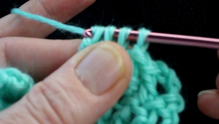 Making a crochet bobble