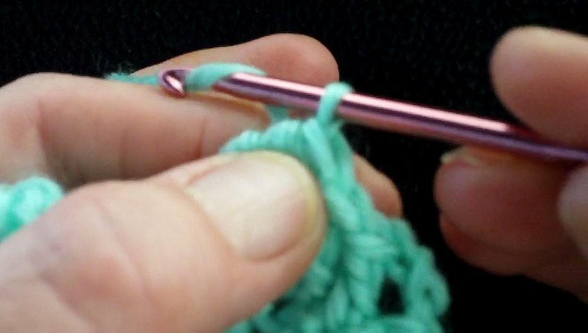 Making a crochet bobble