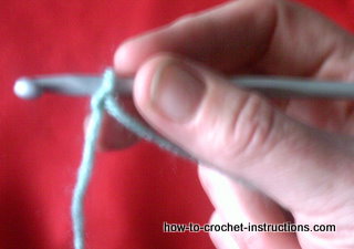 how to hold your crochet hook
